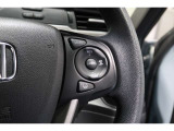 Hondaセンシングの機能のひとつ、アダプティブクルーズコントロール付!アクセルから足を離しても設定したスピードと前車との車間を保ち走行してくれます!車線維持もアシスト☆高速道路で疲労軽減ですね☆