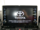 ディスプレイオーディオを装備。スマホとクルマをつなぐことで、これまでのナビに加えて、いろんなサービスが楽しめます。