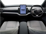 ドライバー・ディスプレイとセンターディスプレイを、12.3インチのタブレットに集約しました。運転操作に必要な情報とよく使う機能のコントロールボタンを、同一画面内にわかりやすく表示させることができます。