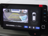 ★バックモニター搭載★ バック時目視しにくいクルマの周囲をカメラで映し出し、安全・安心駐車をサポート♪バックの苦手な方も後ろがハッキリ見えるので安心です☆