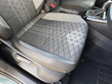 &ldquo;Certified Pre-Owned&rdquo;はお客様の安全性のため、厳しい基準を設定しています。その厳しいチェックをクリアして選び抜かれた車両だけを、ベストコンディションに仕上げてお届けします。