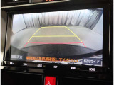 バックガイドモニターで、後方を確認しながら安心して駐車することができます。運転初心者も熟練者も必須の機能ですよ!
