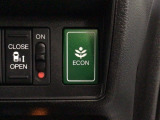 ★ECONスイッチ★ エコドライブを加速しよう!スイッチをONにすると、運転の仕方によるロスを抑え込み燃費をよくするようクルマが頑張ります(*^ー^*)燃費向上にチャレンジ♪
