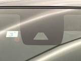 【トヨタセーフティセンス】走行中に前方の車両等を認識し、衝突しそうな時は警報とブレーキで衝突回避と被害軽減をアシスト。より安全にドライブをお楽しみいただけます。
