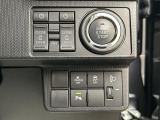 リヤのスライドドアを電動で開閉することが可能になっています☆運転席からもリモコンキーからもドアのハンドルからも開閉が可能です☆
