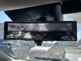 インテリジェントルームミラーで後方の荷物を気にすることなく運転可能です。