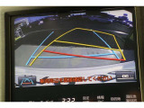■バックカメラ■ モニターを見ながら車庫入れやバック運転ができるので、車庫入れが苦手な方や大きな車を運転する際にも安心!現在のバックカメラは小型になってあまり目立ちません。視野も広く、オススメです!