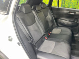 後部座席も気になるようなキズ・汚れやへたり等、大きなダメージはなく、良好な状態です。