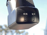 ドライブレコーダー装備です!もしもの時やあおり運転など、映像記録は証拠になるのであると安心ですね!