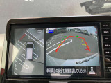 アラウンドビューモニターは4方のカメラで真上から車を見たようにモニターで確認ができる日産の自慢の装備です。是非実際の車で体感してみてください。