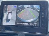 車を真上から見ているように、周囲の状況を把握しながら安心して駐車が行えるアラウンドビューモニター!