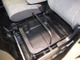 助手席シートアンダーBOX☆