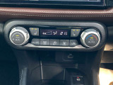 オートエアコンで温度調整も楽チン!四季を問わず快適に運転することが出来ます。