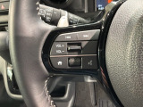 ステアリングにオーディオ操作スイッチが付いています。オーディオ画面に直接タッチしなくても操作が出来ますので、運転に集中できます。