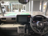 全体を見渡しやすく、広い視界で運転できます。