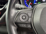 ステアリング左側にはディスプレイ操作のボタンや音量ボタン・ハンズフリーのボタンが御座いますので運転に集中してお使いいただくことが出来ます!!