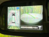 【アラウンドビューモニター】専用のカメラにより、上から見下ろしたような視点で360度クルマの周囲を確認することができます☆死角部分も確認しやすく、狭い場所での切り返しや駐車もスムーズに行えます。
