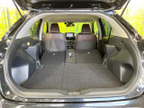 普段のお買い物や通勤、送迎等に十分な荷室スペースを確保しております。セカンドシートを倒すと、大きな荷物の積載も可能です♪