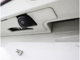 バックカメラが付いているので後方確認が非常にしやすいです。今や運転初心者も熟練者も必須装備!ついていて損はないですね♪