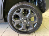 【純正15インチアルミホイール】外観にマッチした純正アルミホイールを装着しております。各種社外アルミホイールや、スタッドレスタイヤも取扱いしております。是非ご相談ください♪