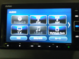 フルセグテレビ搭載。DVD・CD再生・SDカードにも対応しています。