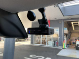 日産純正ドライブレコーダはオールインワンタイプ、400万画素で高精細な映像を記録できます。