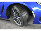 タイヤサイズは215/40R18です