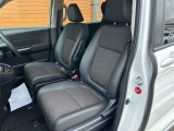 前席の画像です。是非運転席に座っていただき視界等をご確認ください。
