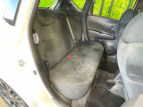 コンパクトカーですが、セカンドシートは十分な広さがあり快適にお乗りいただけます♪シートを倒して大きな荷物を積んだりと、用途の幅が広い1台です。