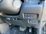 運転席右側に各種スイッチがあります!