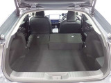 セカンドシートを倒すとさらに広々のラゲッジスペース