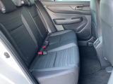 セカンドシートです!!ベンチシートになってますので、お二人の乗車ですとゆったり座って頂けますよ!!