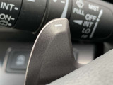 ■パドルシフト■ステアリングから手を離さずに、簡単にシフトチェンジ。マニュアル車感覚のシフトチェンジが愉しめます。