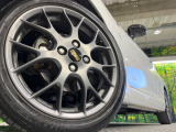 【純正16インチアルミホイール】外観にマッチした純正アルミホイールを装着しております。各種社外アルミホイールや、スタッドレスタイヤも取扱いしております。是非ご相談ください♪