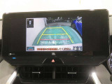 車両後方の映像を映すバックモニター。進路を確認しながら安全に車庫入れできます。