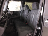 座り心地の良いシートが採用されています。シートヒーターがついているので寒い時期も快適です!