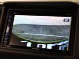 バックカメラが装備されており、後方の安全確認はもちろんのこと狭い場所での駐車や雨の日・夜間など視界の悪いコンディションでのストレスの軽減にもなります!