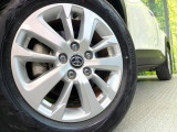 【純正アルミ16インチホイール】外観にマッチした純正アルミホイールを装着しております。各種社外アルミホイールや、スタッドレスタイヤも取扱いしております。是非ご相談ください♪