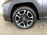 純正19インチアルミホイール装備です☆タイヤ4本交換済です♪