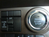スマートキー&プッシュスタートシステムです!ボタンを押すだけでエンジンのON、OFFが出来ます!とっても便利ですよ
