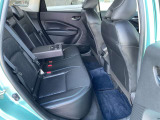 後部座席は6:4の分割式となっております。