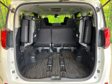 普段のお買い物や通勤、送迎等に十分な荷室スペースを確保しております。セカンドシートを倒すと、大きな荷物の積載も可能です♪