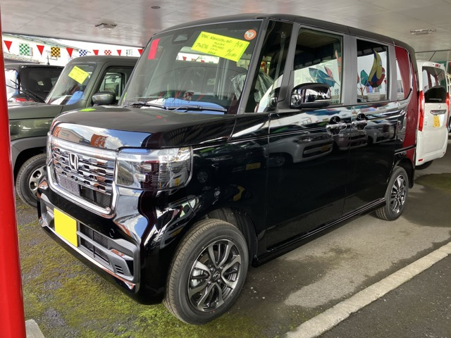 N-BOXカスタム  カスタム 660 4WD