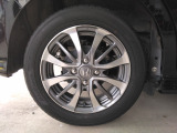 ホンダ純正のアルミホイールが装備されています。