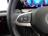 Travel Assist。設定した速度を上限に自動で加減速し、一定の車間距離,およ走行レーンを保つことでロングドライブの疲労を軽減します。