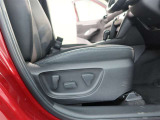 パワーシート搭載。微妙な調整が手軽にでき、ピッタリなポジションで運転することが可能です。
