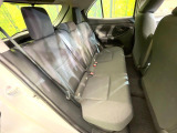 後部座席も気になるようなキズ・汚れやへたり等、大きなダメージはなく、良好な状態です。