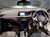 ☆センターパネルを運転席側に僅かに傾けたBMW独特のインパネ☆【駆け抜ける歓び】はここからもスタートしております☆