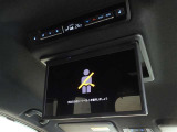 後席モニターを装備しています、後部座席の人も快適です。
