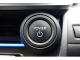 スマートエントリー&プッシュスタートはキーをバッグ等に携帯している時にブレーキを踏んでスタートボタンを押すとエンジンが始動します。車内に忘れた場合にはロック出来ませんので締め忘れの心配もなくなります!